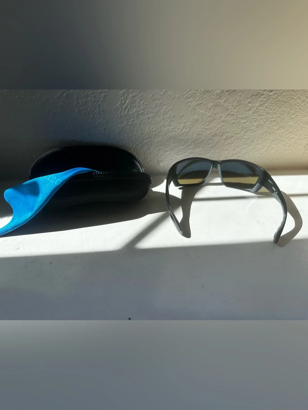 Costa Sunglasses Black w/ Blue Mirrored Lenses + Case – Retail $296